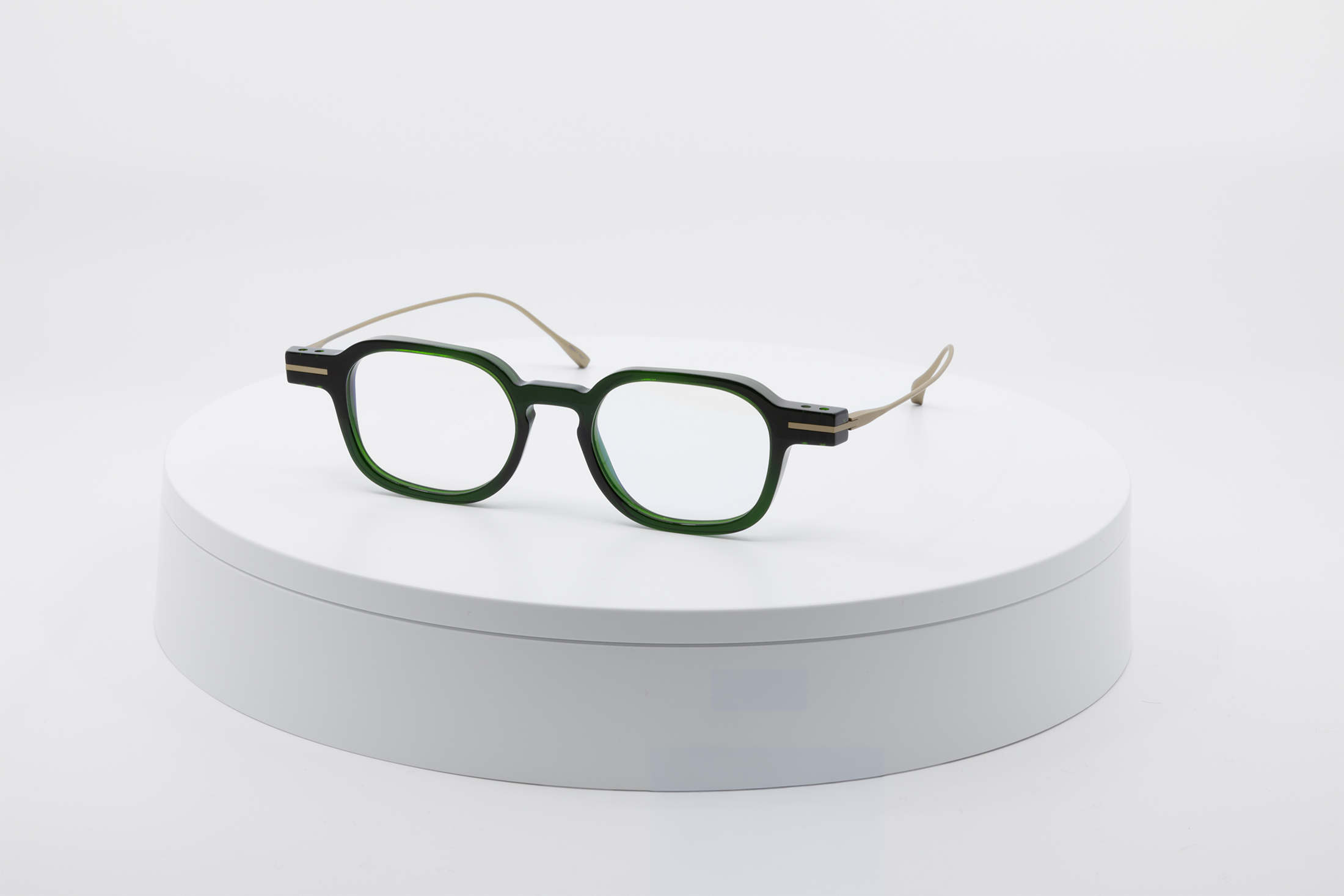 Aug·42 — White-Gold Opaque angled